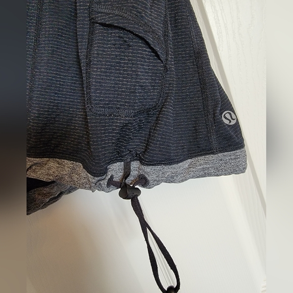 Lululemon Tank sz 8 - Picture 3 of 5